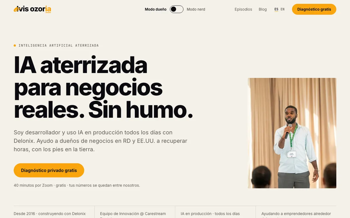 Web de Elvis Ozoria en una computadora